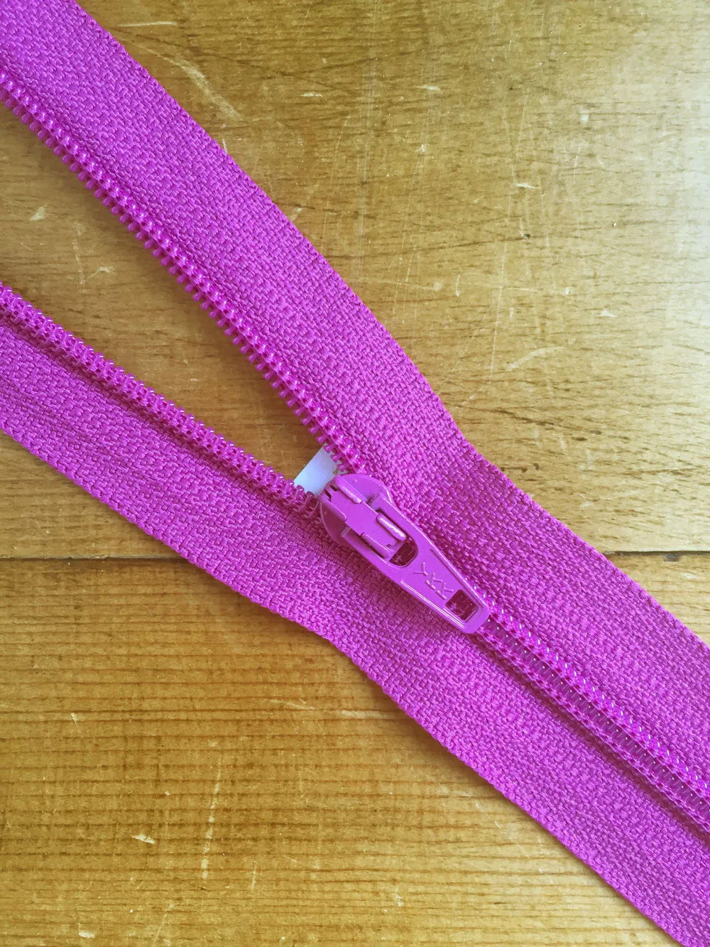 8"/20cm Nylon Skirt/Dress Zip - Cerise