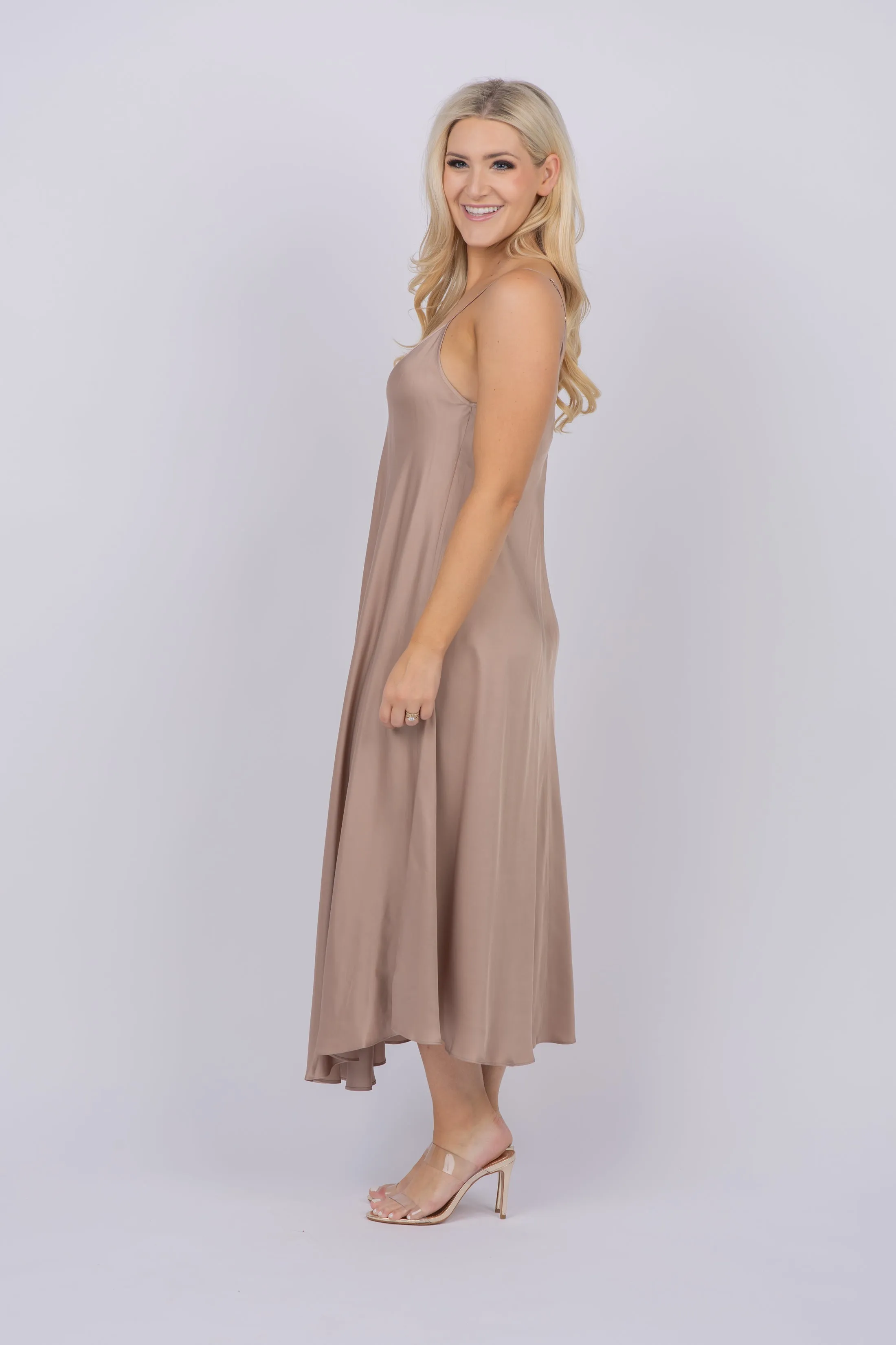 L'AGENCE Lorraine Trapeze Dress in Cashew