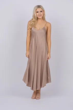 L'AGENCE Lorraine Trapeze Dress in Cashew