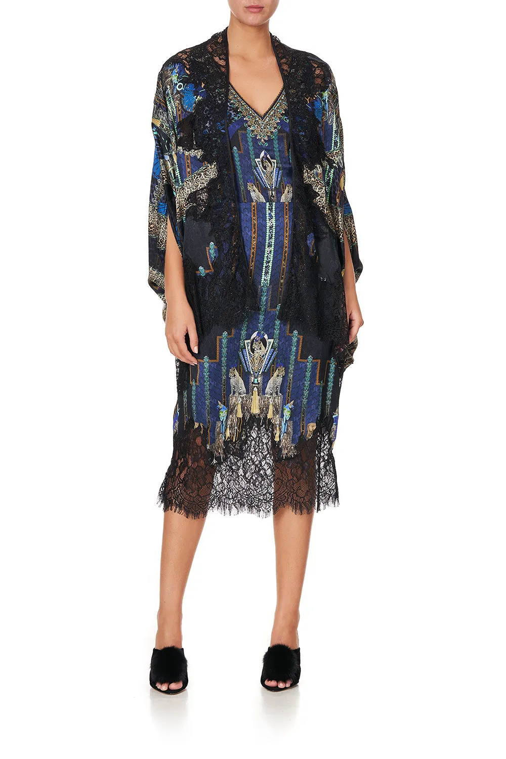 OPEN FRONT CAPE WITH LACE DRIPPING IN DECO