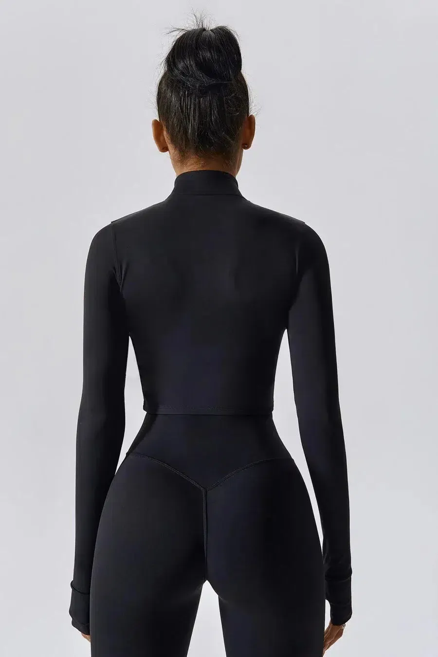 Regina – Thumb holes – Sleek flex jacket