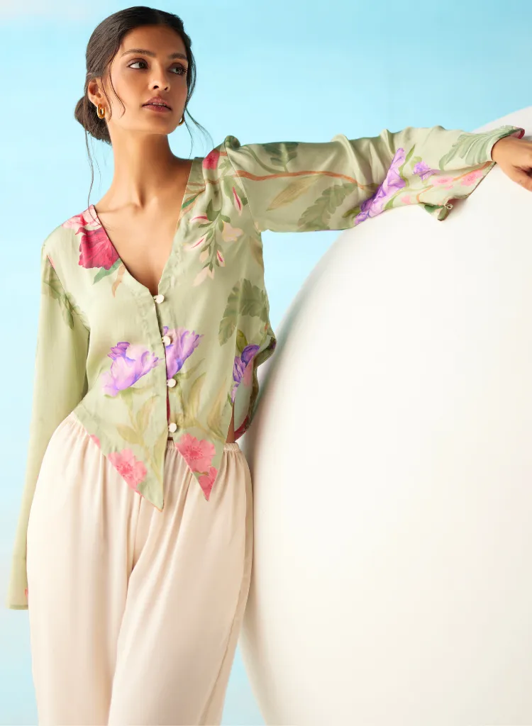 V Lounge Shirt Set