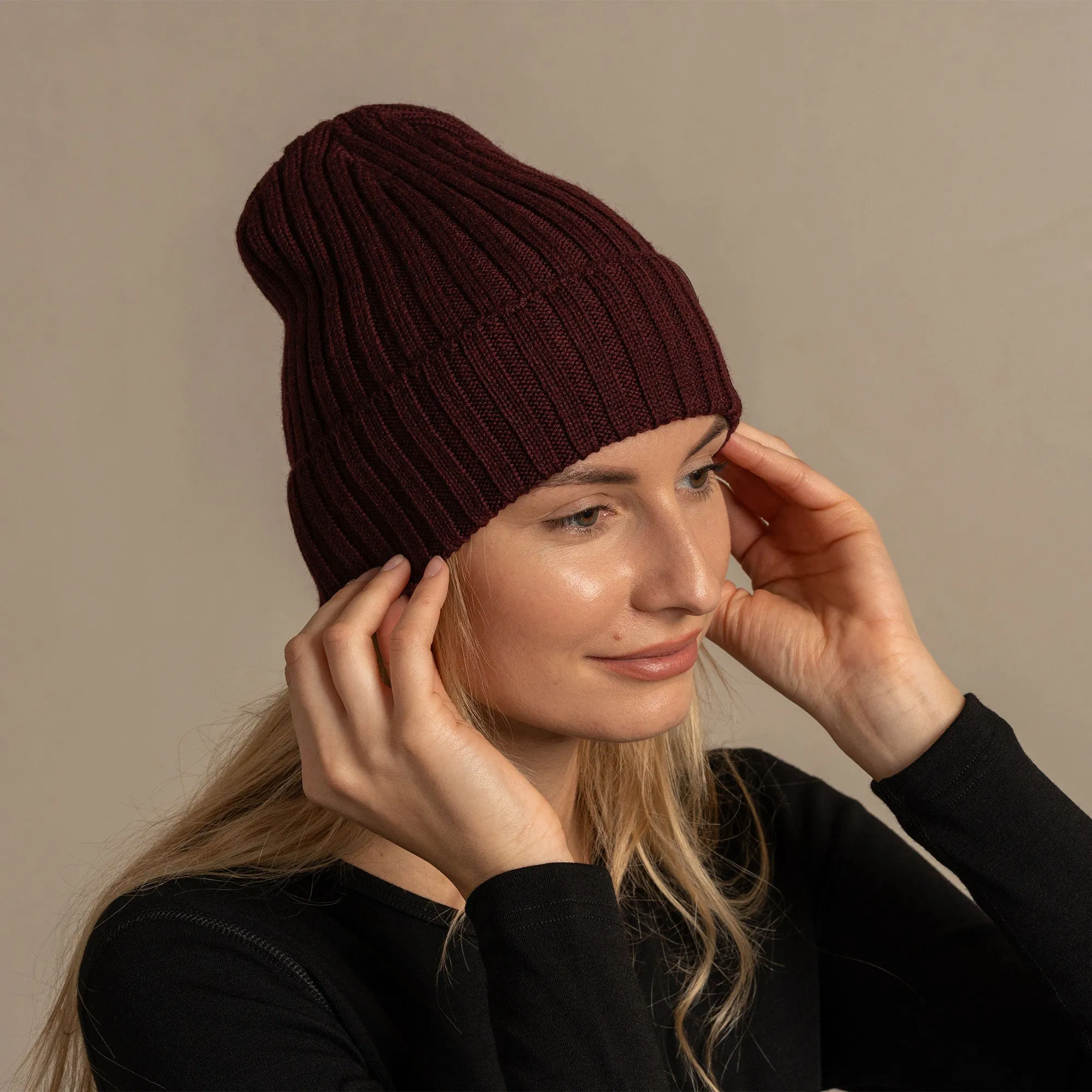 Women's Knit Ribbed Beanie Merino