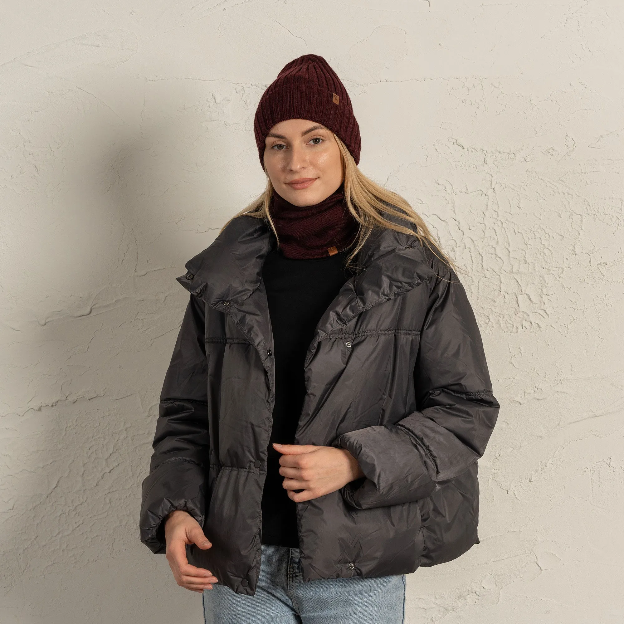 Women's Knit Ribbed Beanie Merino