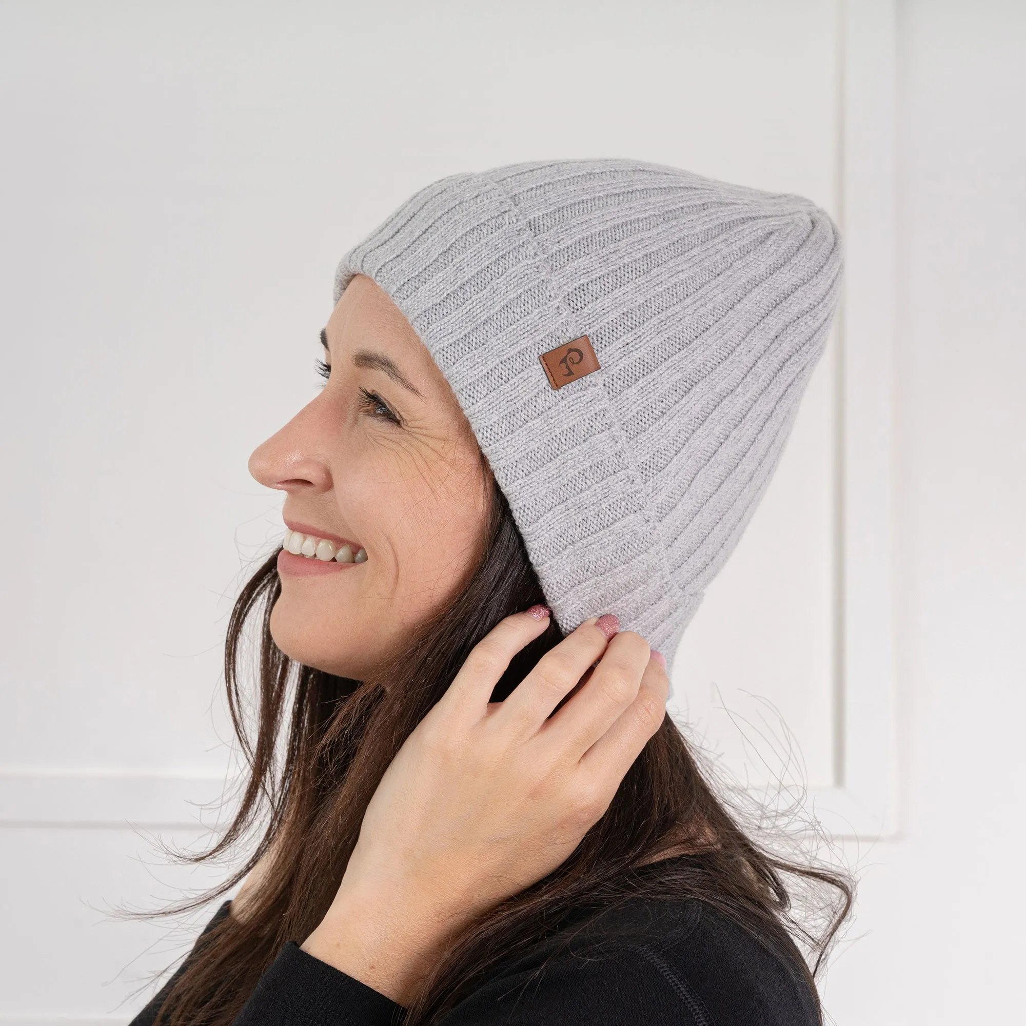 Women's Knit Ribbed Beanie Merino