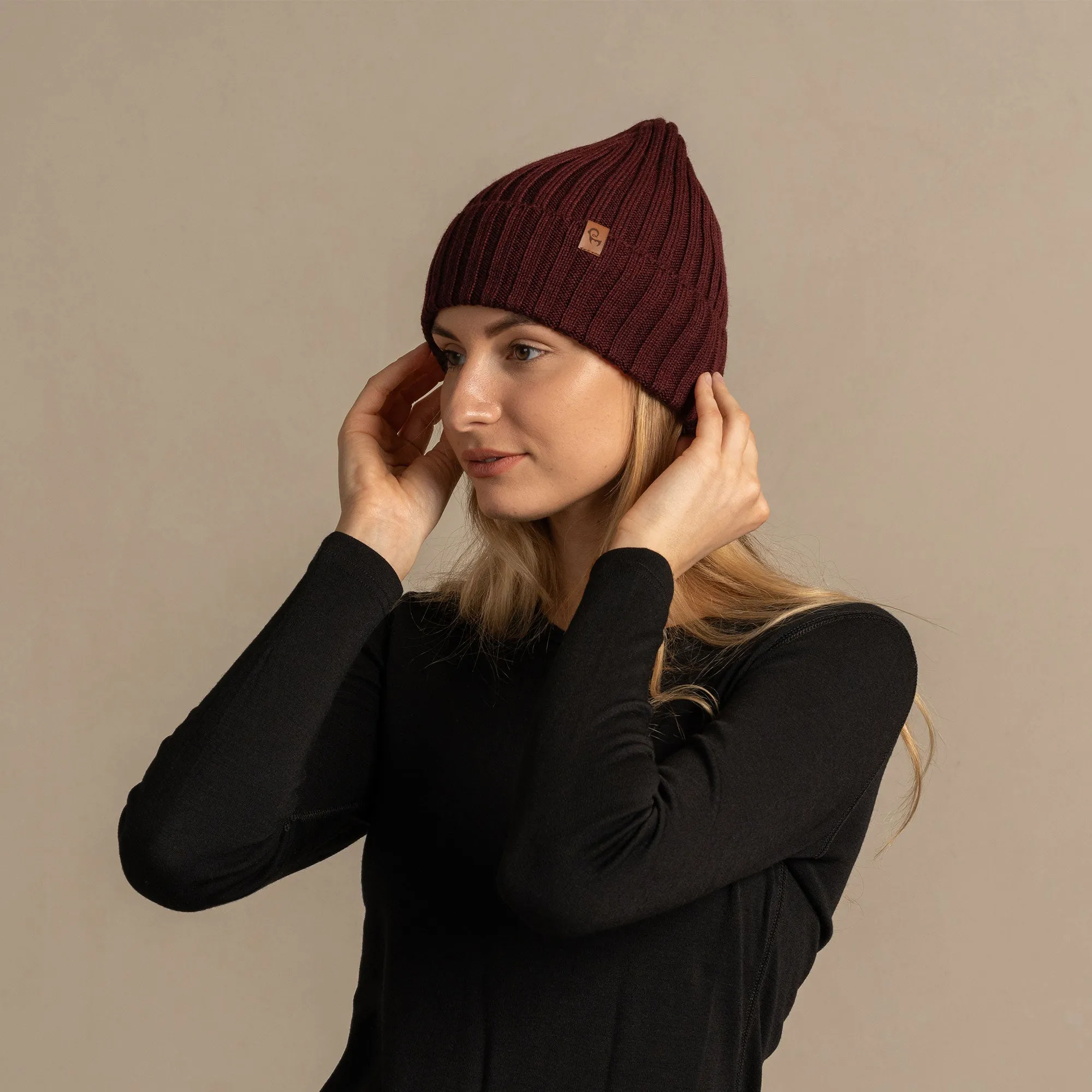 Women's Knit Ribbed Beanie Merino