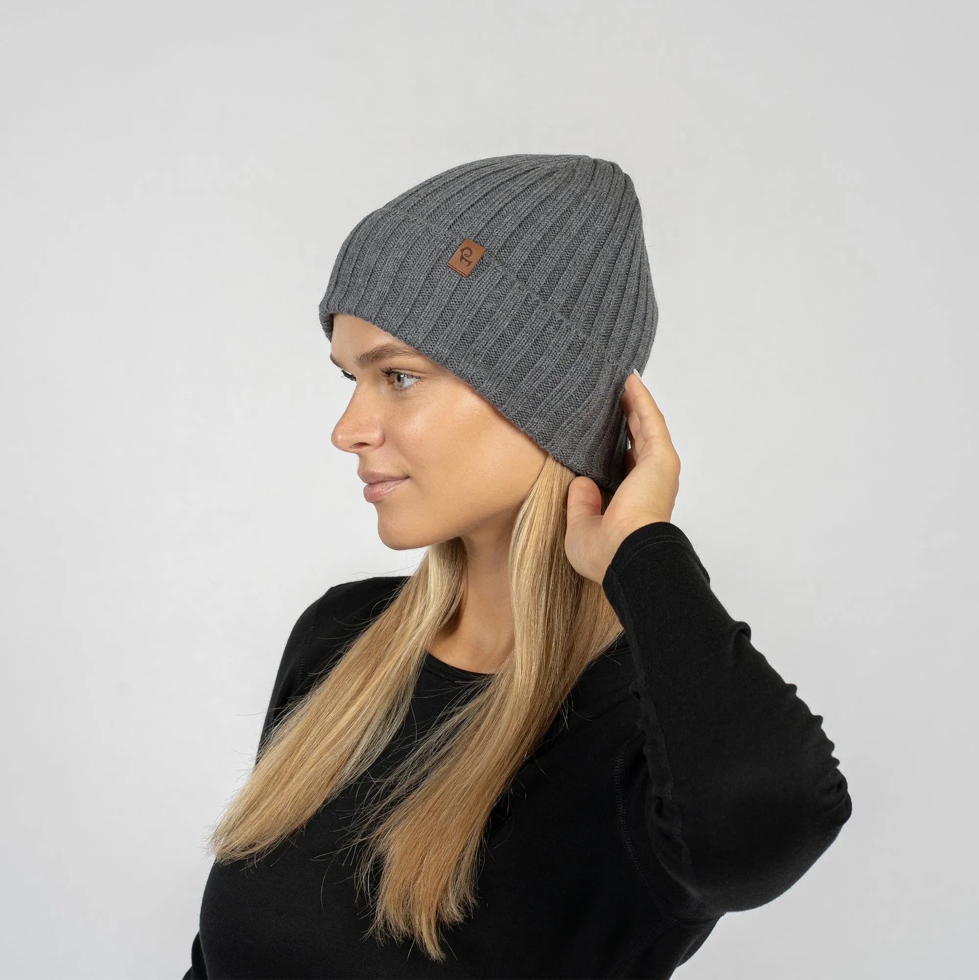 Women's Knit Ribbed Beanie Merino
